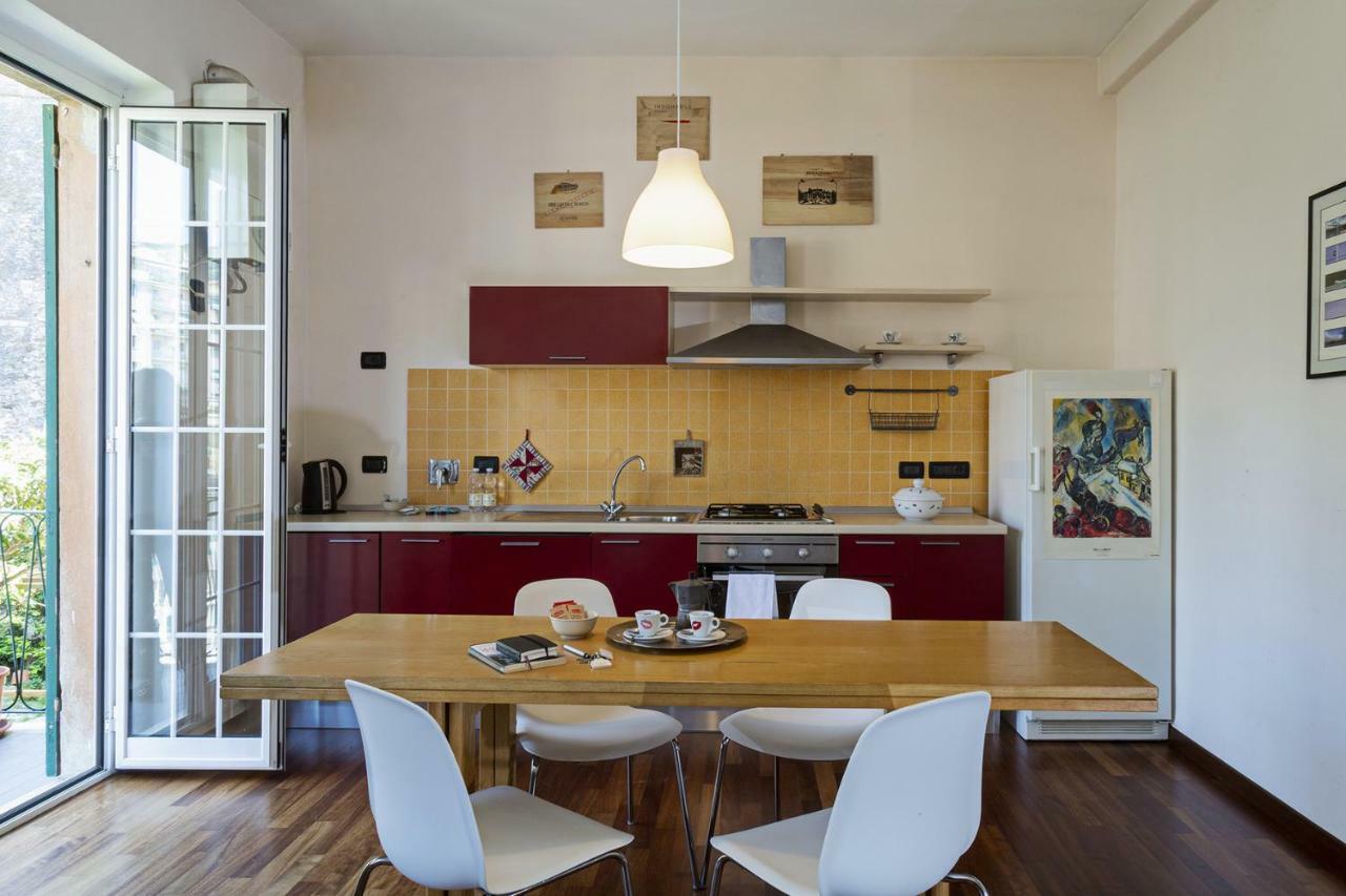 Sunny Apartment Over The Harbor Genoa Exterior photo